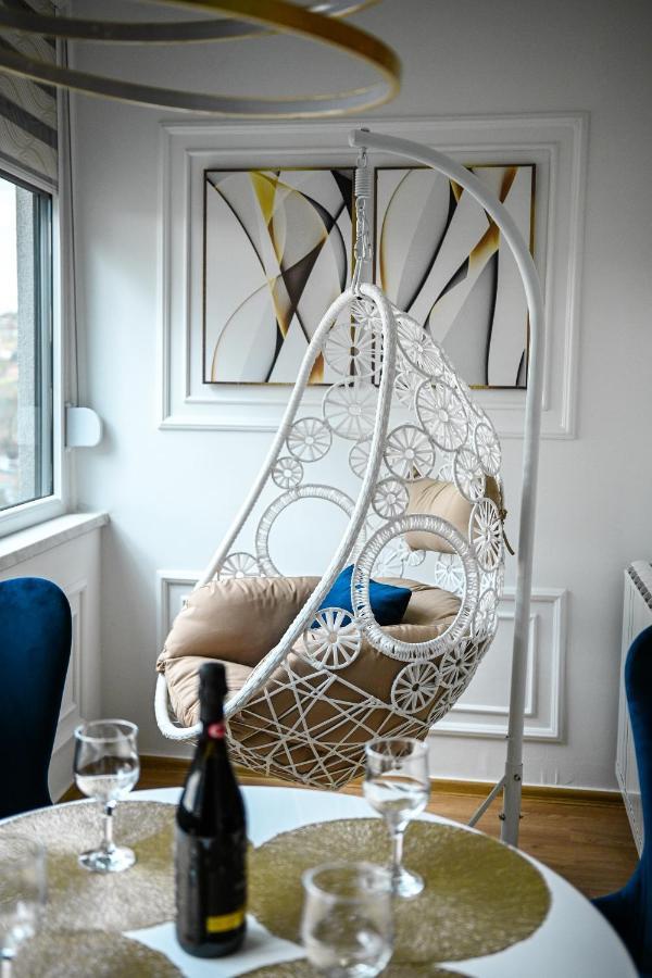 Luxury Karic Free Parking Apartment